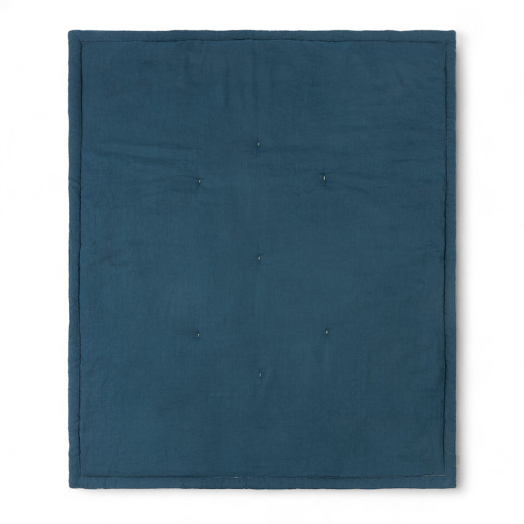 L1N0. Quilt in washed French linen Deep Blue