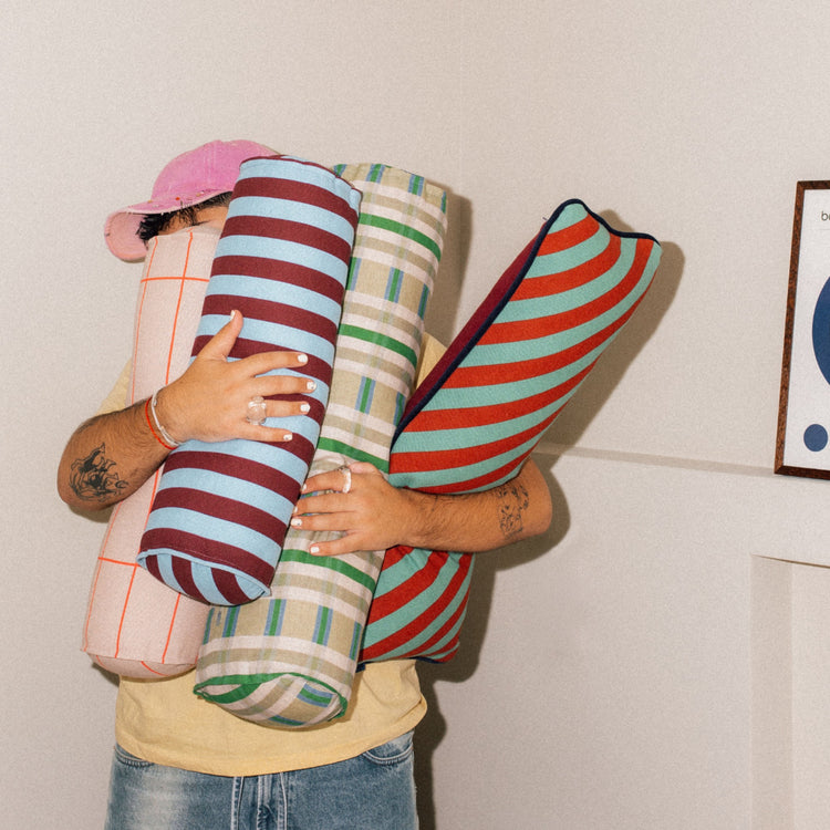 VIBES. Μαξιλάρι κυλινδρικό Burgundy Blue Stripes
