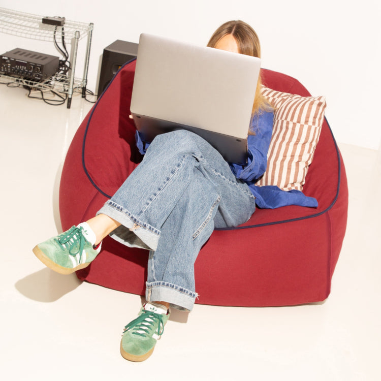 ARNOLD. Armchair beanbag - adult size - Prune