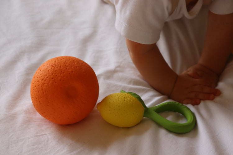 OLI&CAROL. Orange educational ball