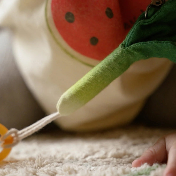 OLI&CAROL. Pacifier hanger Leek