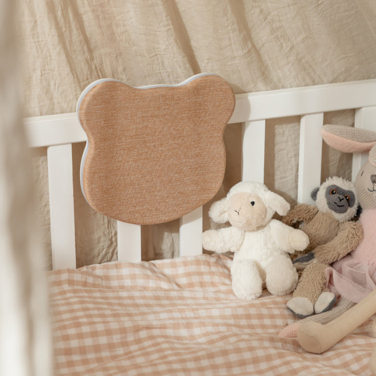 OLLIE&LEILA. Επιτοίχιο φωτιστικό νυχτός με λευκούς ήχους Αρκουδάκι