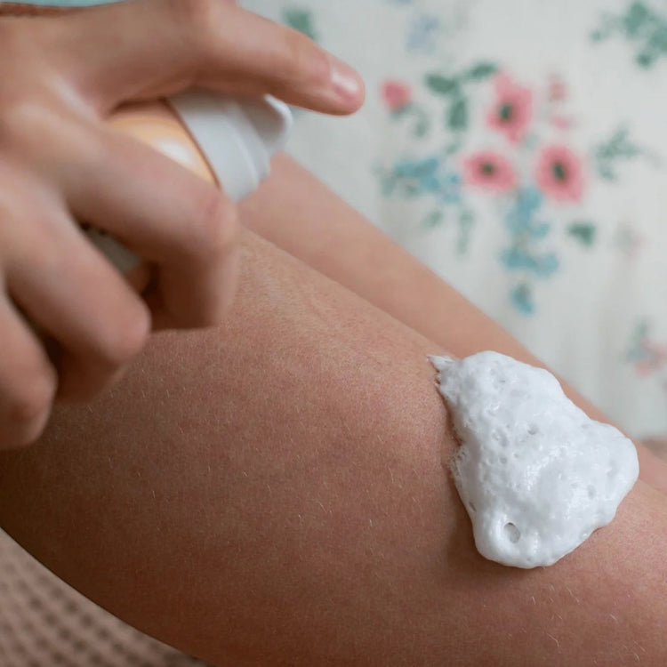 OUATE. Σετ παιδικό αφρόλουτρο και ενυδατική κρέμα σώματος με δώρο μαντήλι Furoshiki