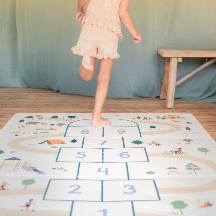PLAY&GO. EEVAA playmat - puzzle - storage box - Hopscotch