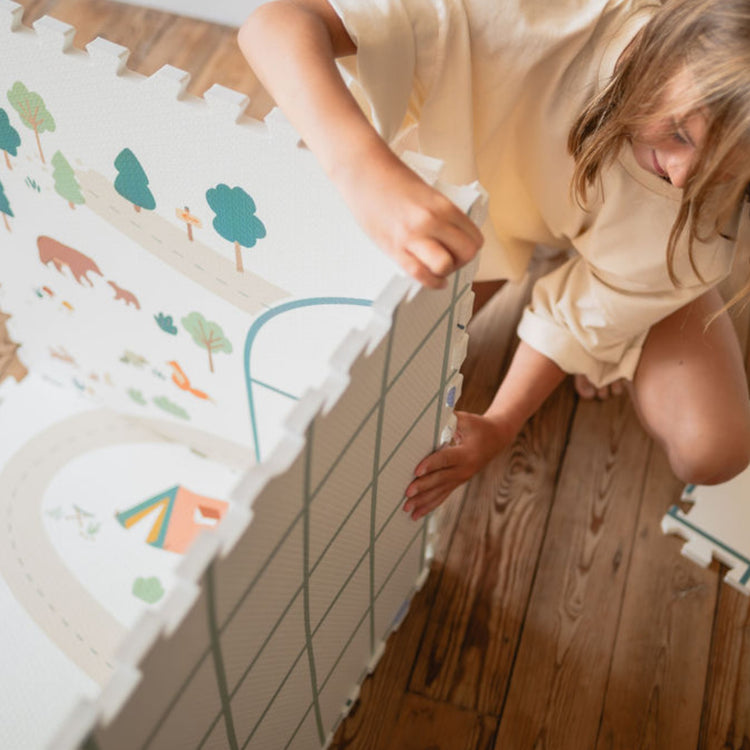 PLAY&GO. EEVAA playmat - puzzle - storage box - Hopscotch