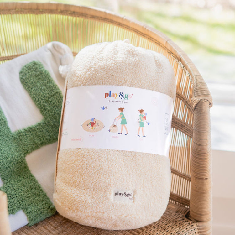 PLAY&GO. 3-in-1 baby playmat, storage bag & diaper bag. Oat teddy