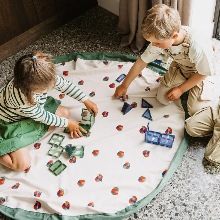 PLAY&GO. 2 in 1 storage bag and playmat. Snail