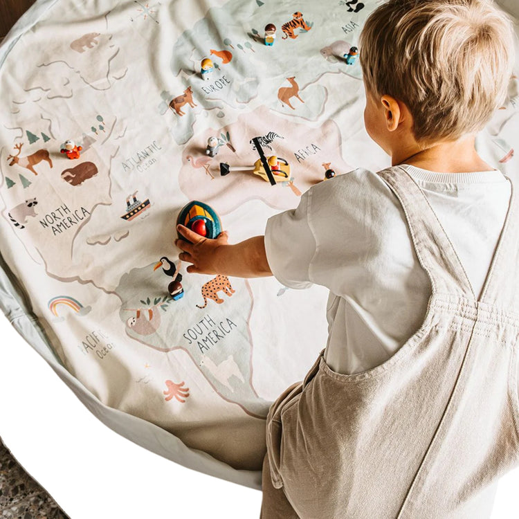 PLAY&GO. 2 in 1 storage bag and playmat. Worldmap colour