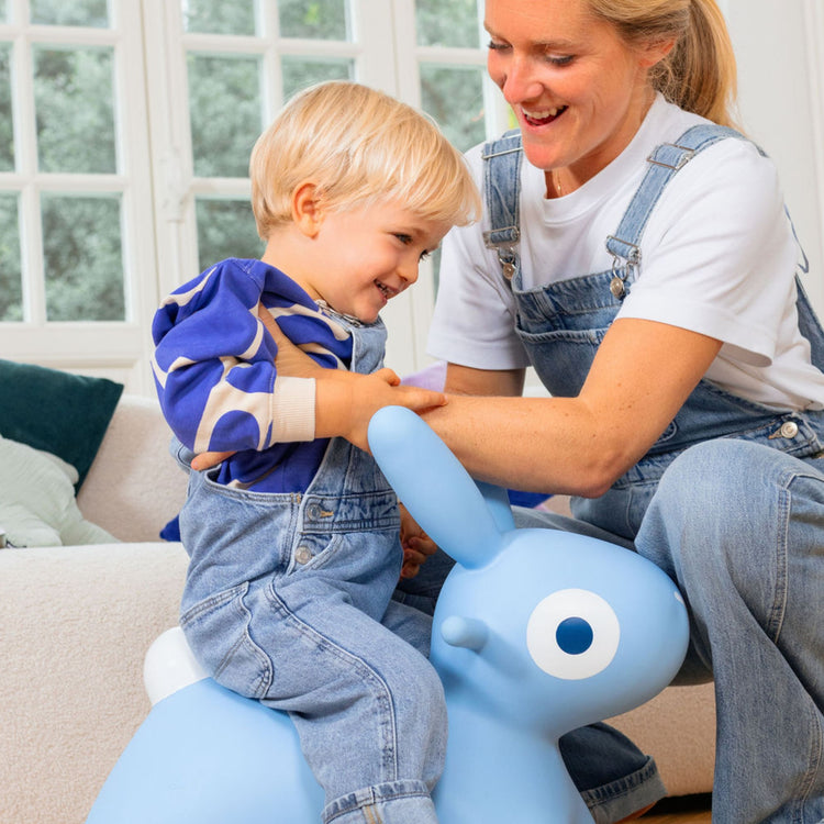 Quut. Hoppi bouncing Bunny blue