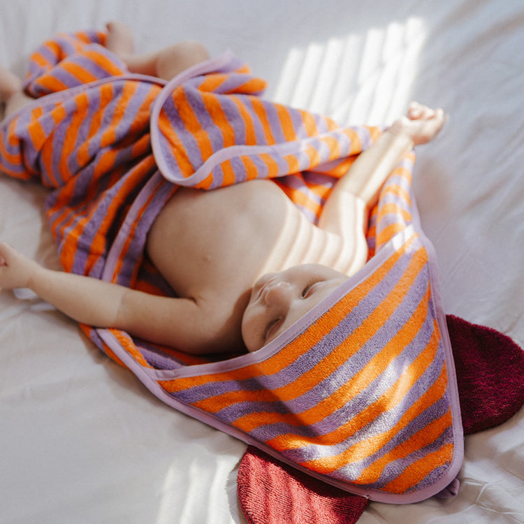 Quut. Cotton hooded towel Lavender 75x75