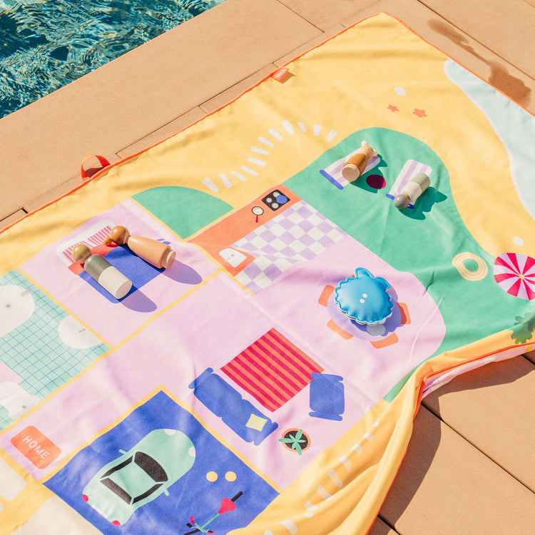 Quut. Play towel Doll house 180x100 cm