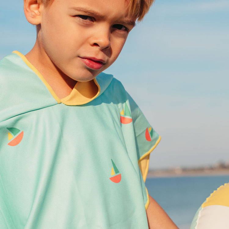 Quut. Poncho Banana Blue (Boats)