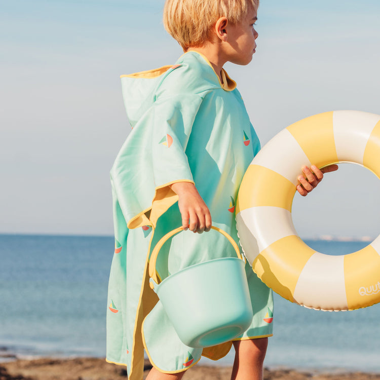 Quut. Poncho Banana Blue (Boats)