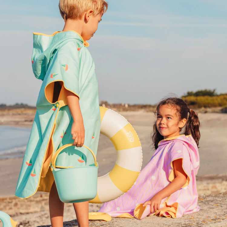 Quut. Poncho Banana Blue (Boats)