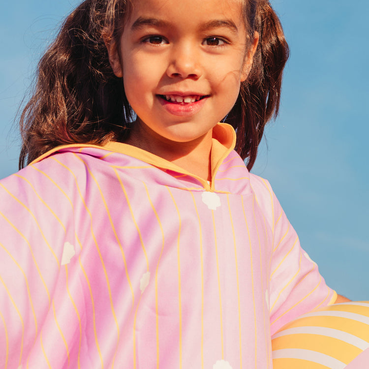 Quut. Poncho Banana pink (seashells)