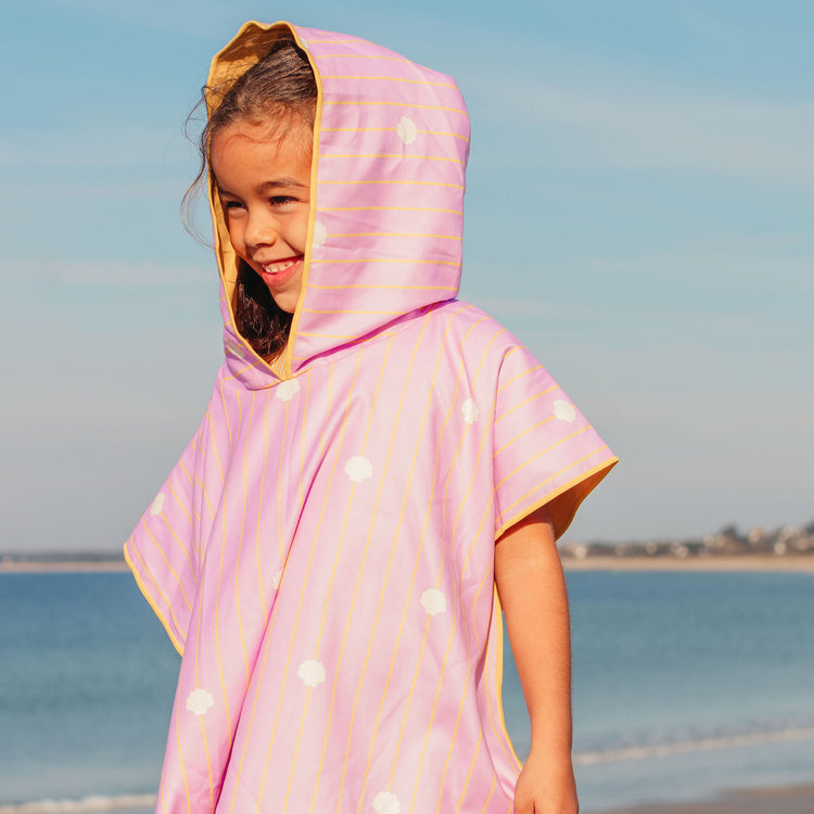 Quut. Poncho Banana pink (seashells)