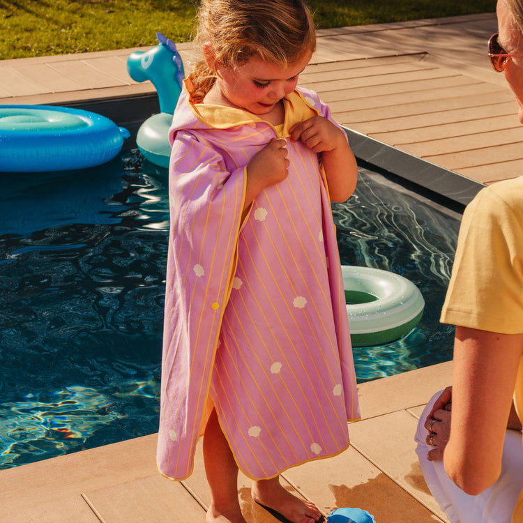 Quut. Poncho Banana pink (seashells)