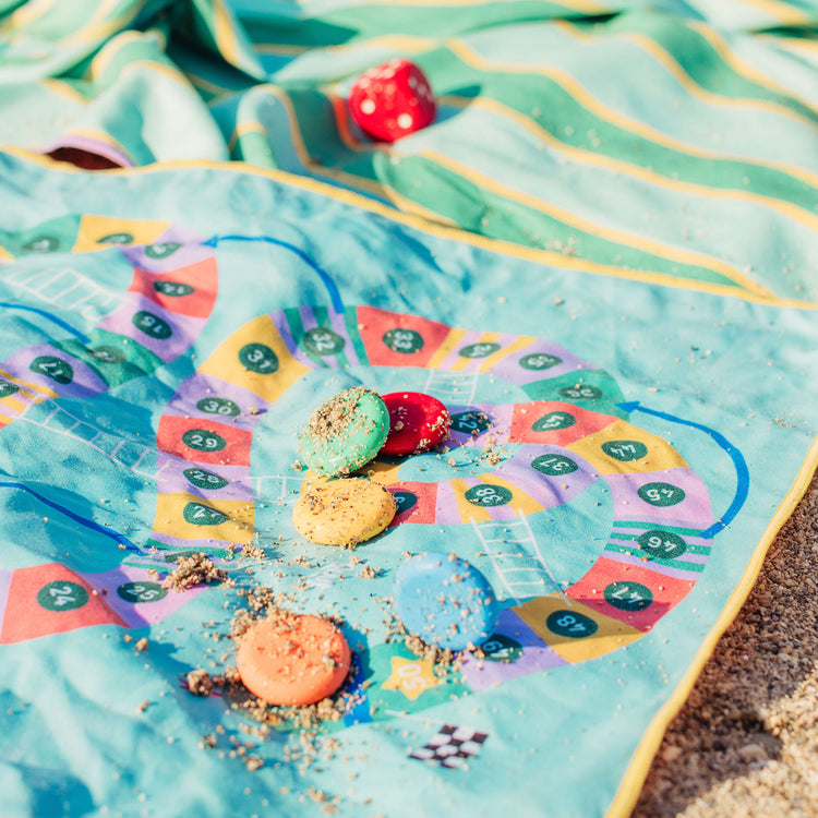 Quut. Travel Games Snakes & Ladders / Game of the goose