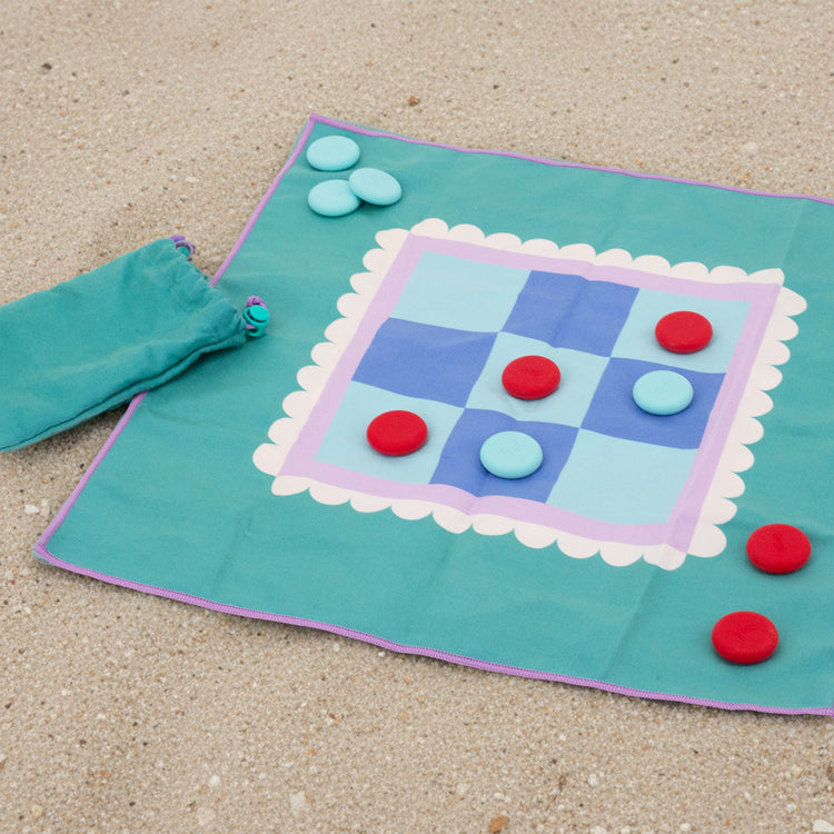 Quut. Travel Games Horse Game/Tic-tac-toe