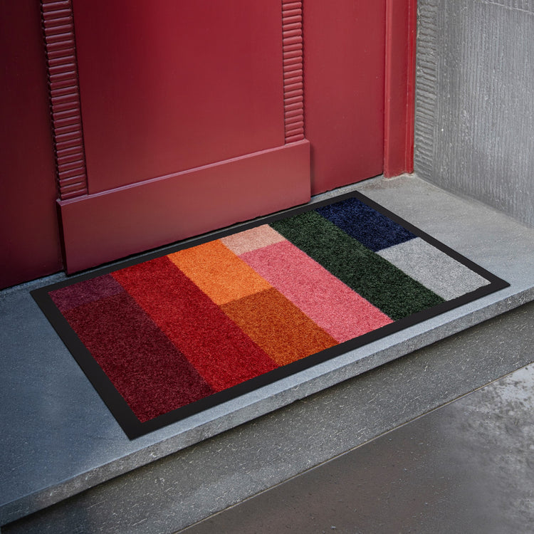 REMEMBER. Doormat Nero