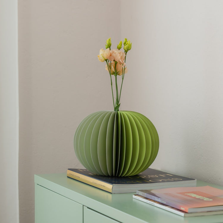 REMEMBER. Paper vase Yuki sage
