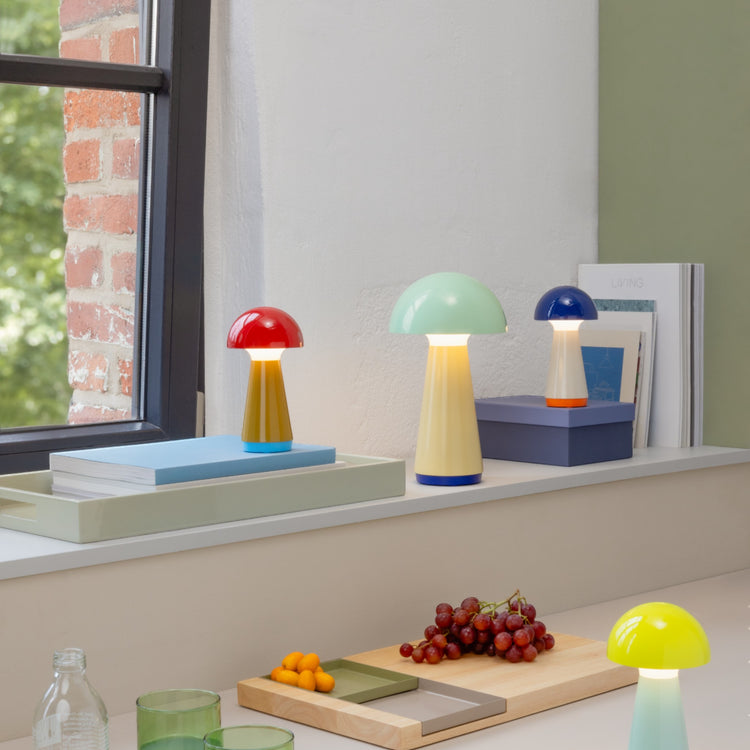 REMEMBER. Table lamp Bobbi blue
