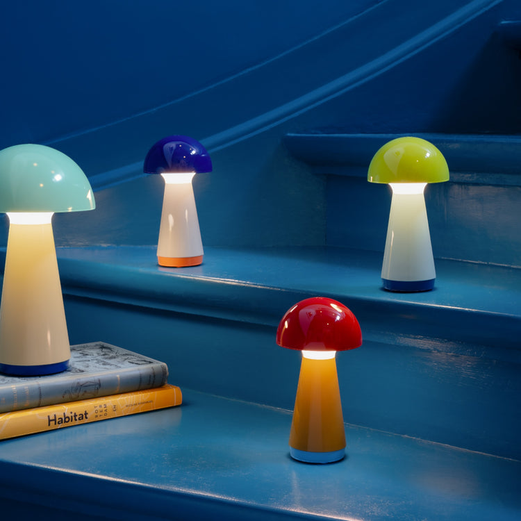 REMEMBER. Table lamp Bobbi blue