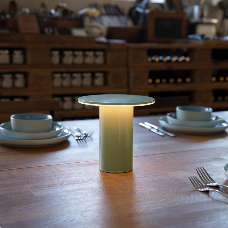 REMEMBER. Table lamp Fungo green