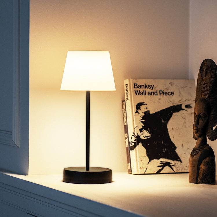 REMEMBER. Table lamp Oscar pure