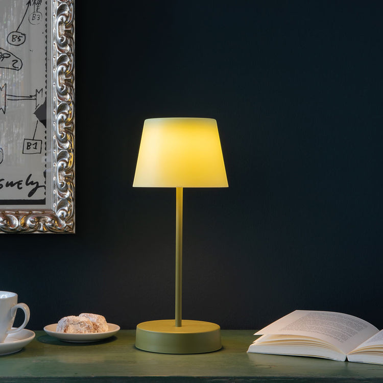 REMEMBER. Table lamp Oscar fresh