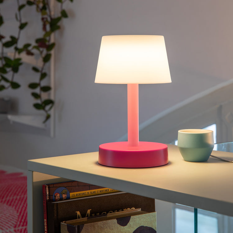 REMEMBER. Table lamp Fritz coral