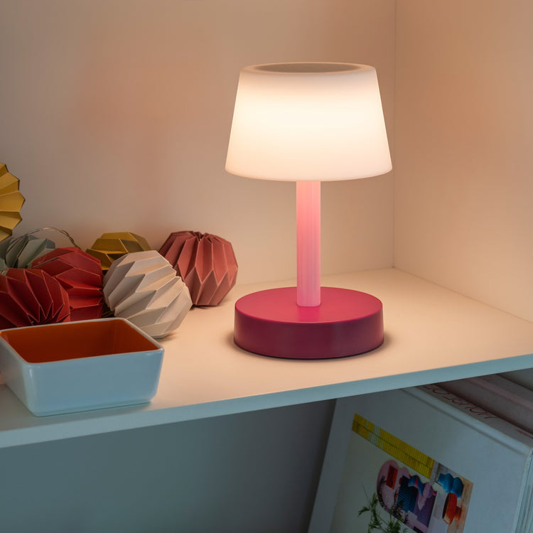 REMEMBER. Table lamp Fritz coral