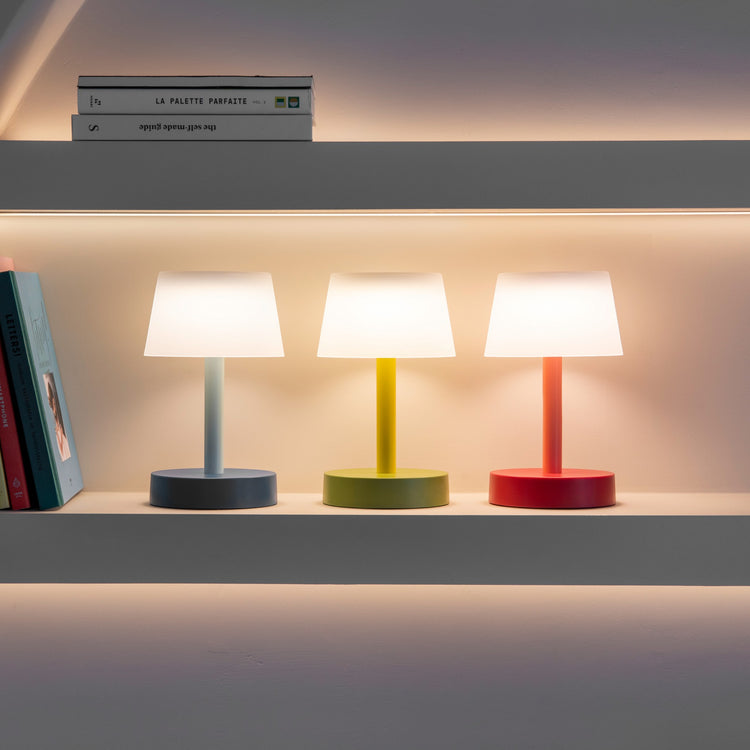 REMEMBER. Table lamp Fritz coral