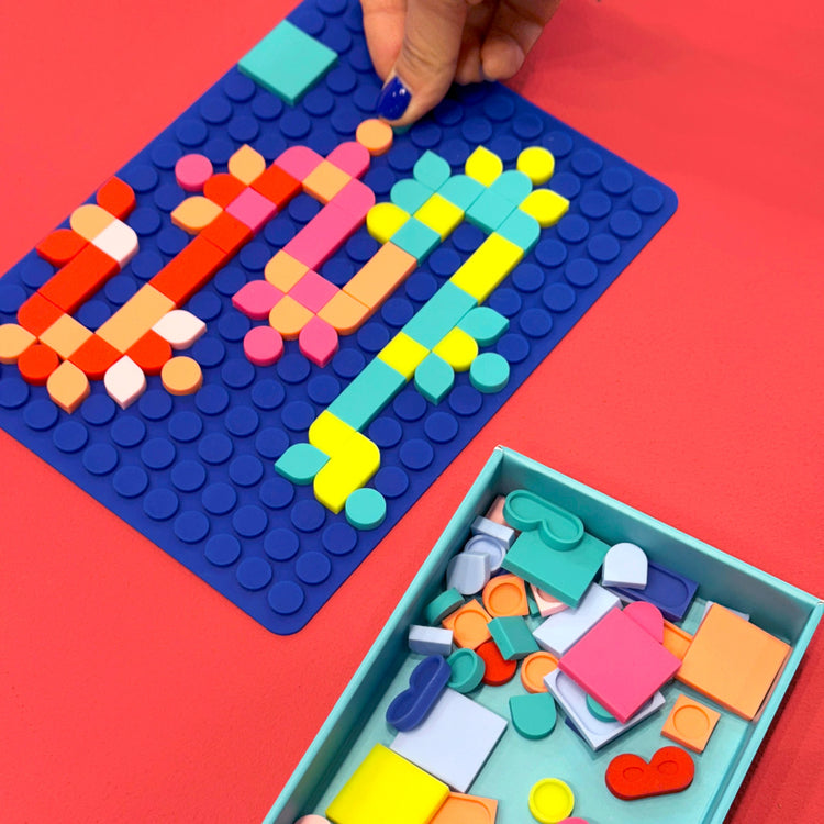 SUPER PETIT. Silicone blue mat Mosaic Art + 65 tiles