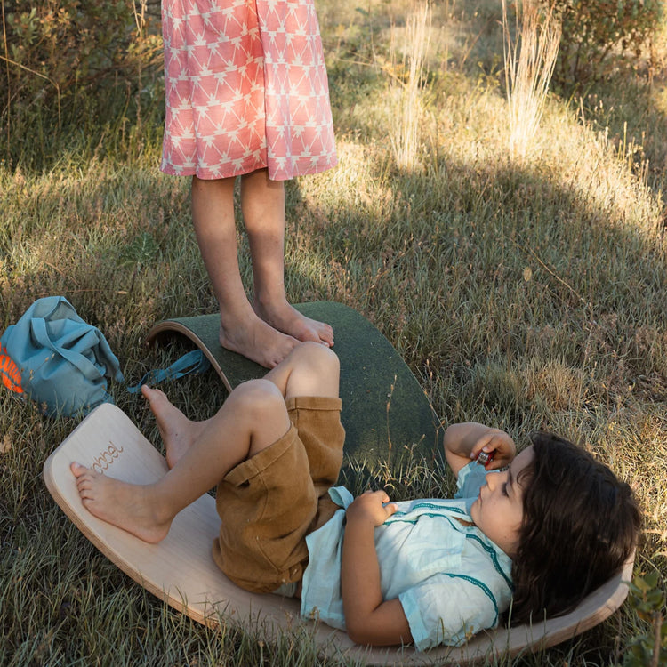 WOBBEL. Wobbel Large with felt Moonstone