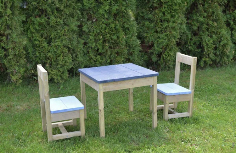 Wendi Toys. Table set with 2 chairs