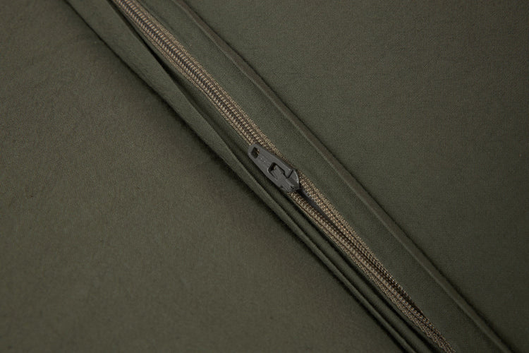 WABI SABI. Zipped cot bumper plain Vetiver