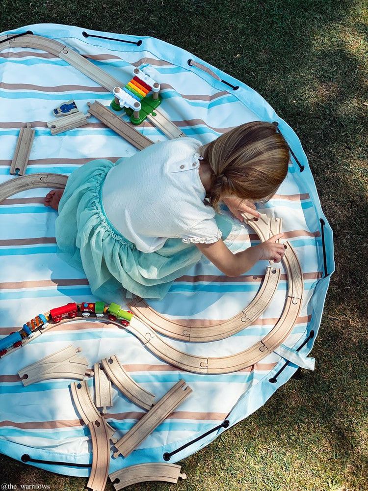 PLAY&GO. 2 in 1 storage bag and playmat. Outdoor Stripes