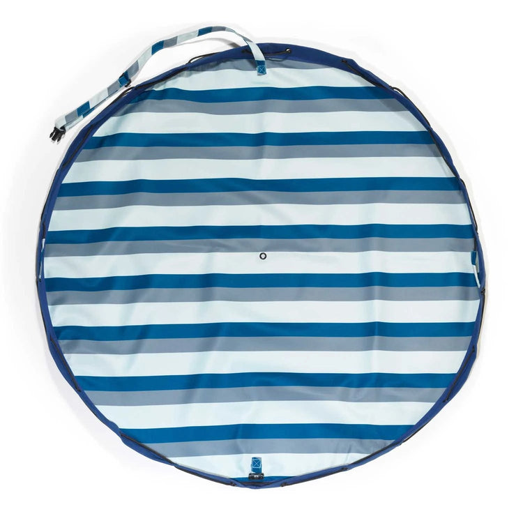 PLAY&GO. 2 in 1 storage bag and playmat. Outdoor Green Stripes