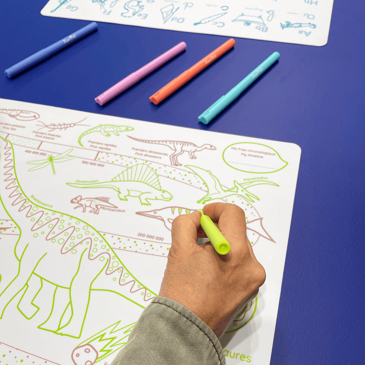 SUPER PETIT. Reversible colouring placemat set Age of the Dinosaurs